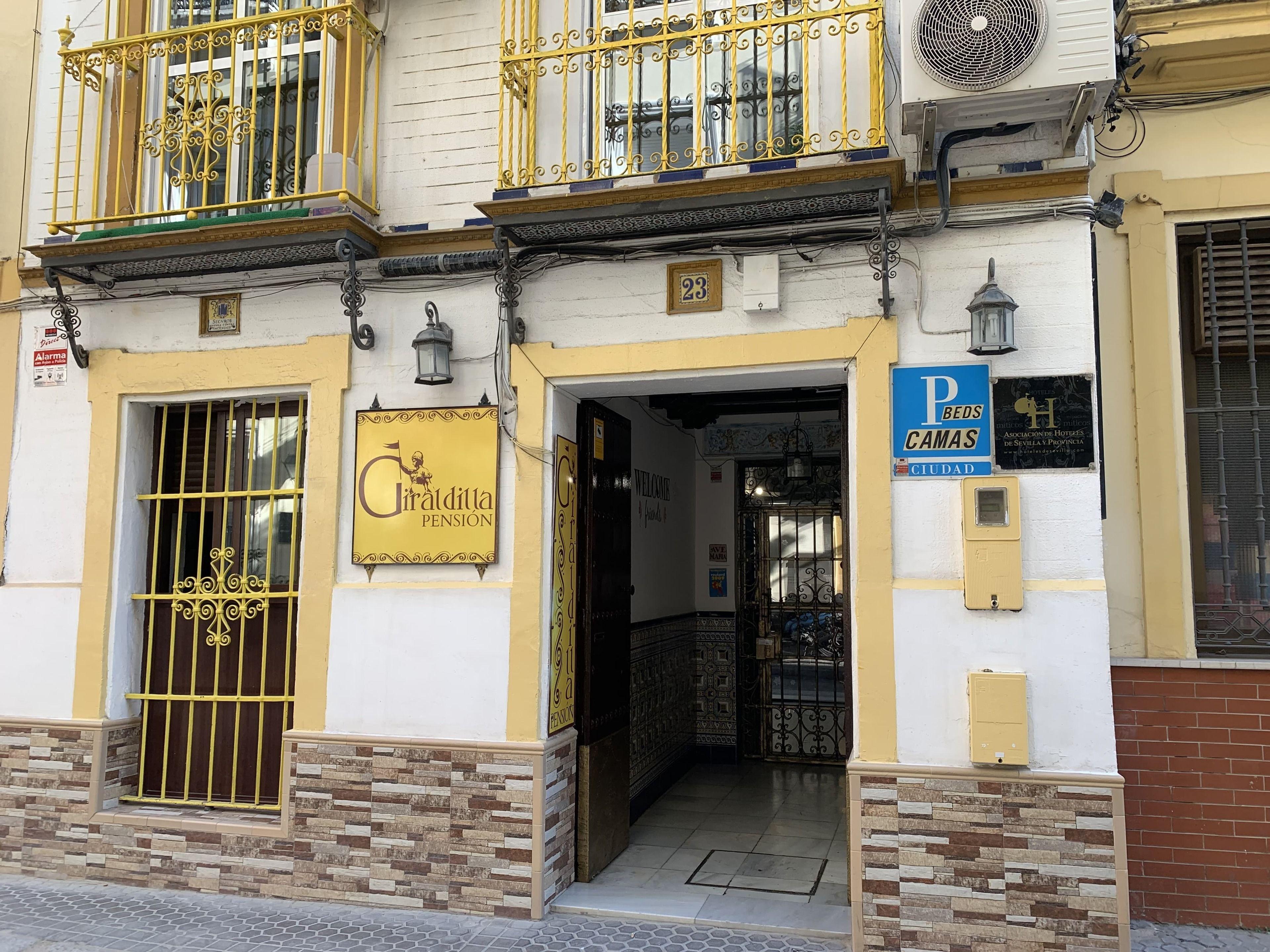 Giraldilla, Seville